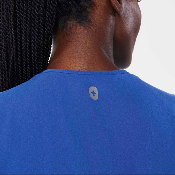 FIGS- Jane V-Neck Jogger ScrubJumpsuit in winning blue - Picture 6 of 9